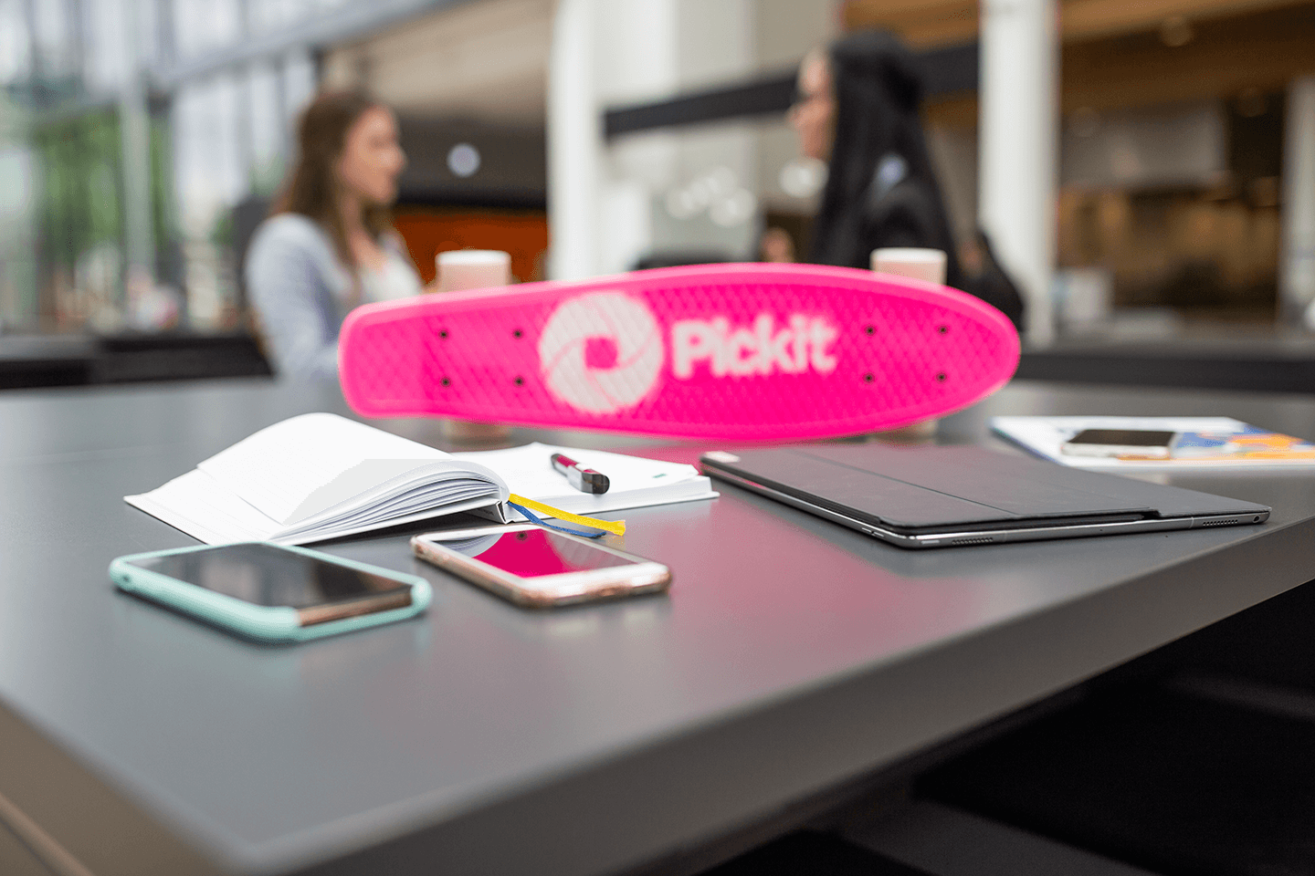 bechtle-pink-skate